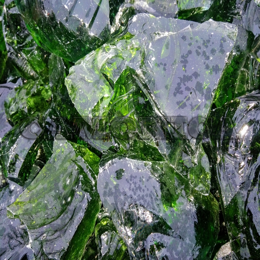 Стекло природный материал. Камень эрклез. Камень эрклез зеленый. Стекло эрклез камнем. Эрклез льдистый.